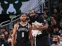 米尔斯：哈登参与了今早的训练 他看着和以前一样