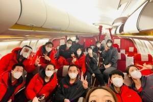 平安归来！王思雨晒中国女篮启程回家照：回国啦