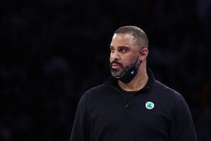 乌度卡：怀特的防守需要更有侵略性 球队不害怕犯规