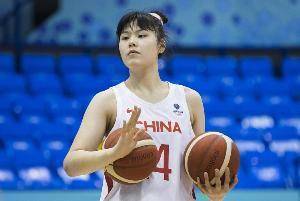 媒体人：篮协不同意李月汝今年赴美参加WNBA