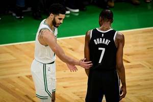 KD:上赛季与绿军的对局没参考价值 乌度卡去年还是我们的助教