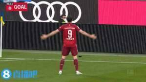 拜仁2-0领先多特！多特后防失误被断球，穆勒助攻莱万破门