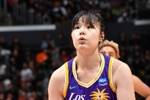 主帅解释李月汝3分钟3犯后再未登场原因：由于中锋史蒂文斯复出